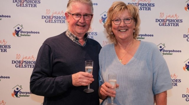 Dorpshoes 10-jarig jubileumfeest (zaterdag 11 april 2026)